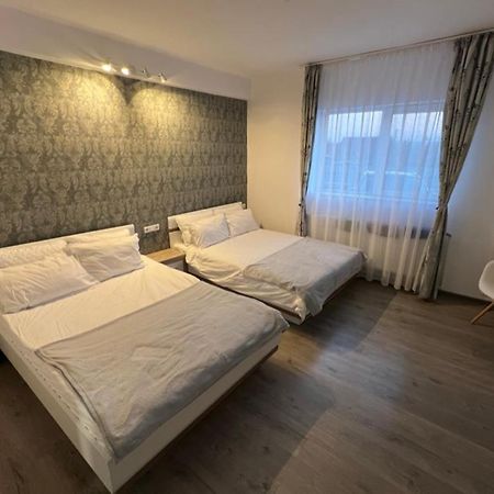 1-Beadroom Apartment With Free Parking Turda Esterno foto