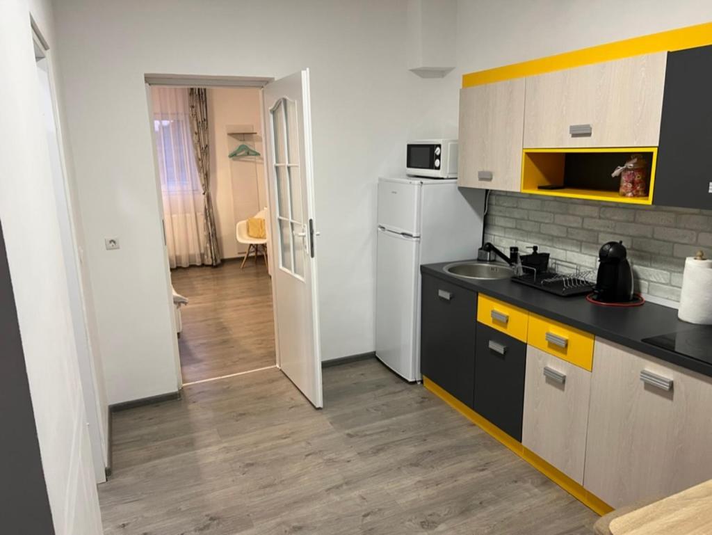 1-Beadroom Apartment With Free Parking Turda Esterno foto